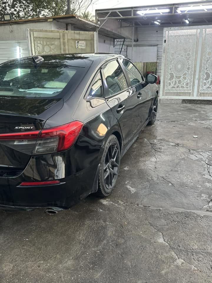 السلام عليكم للبيع هوندا سيفيك ٢٠٢٣. بانزين  سيارة بيهة حادث امريكا والجاملغ الامامي الايسر بي تكحيل  ممسويلها سونار تجي تفحص وتشوف  السعر ١١٦ وبيهة مجال .
مكان بغداد حي الجهاد 
***********
