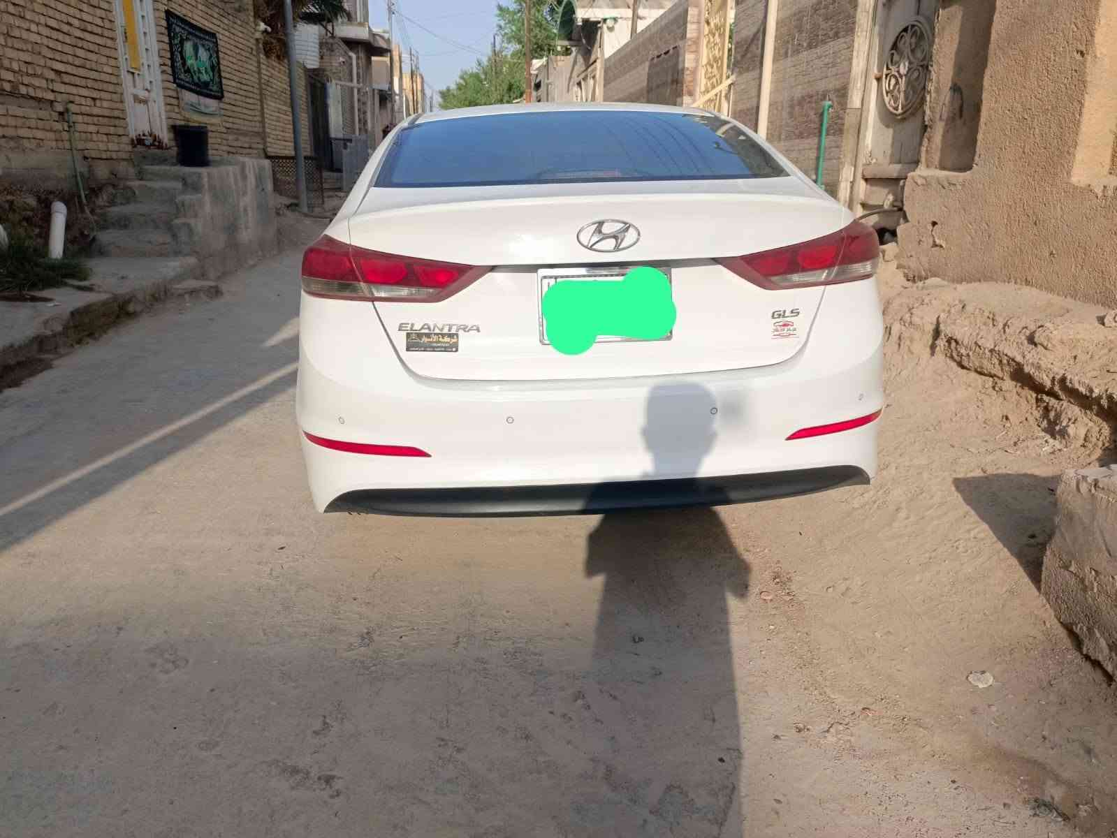 النترا خليجي مكفوله كفاله عامه
محرك دوش 
موديل 2018 رقمها بغداد 
رقم نكليزي باسمي سنويه 2028
دبل اشاير. فتحه بالقماره 
شراي هلا بي ***********
