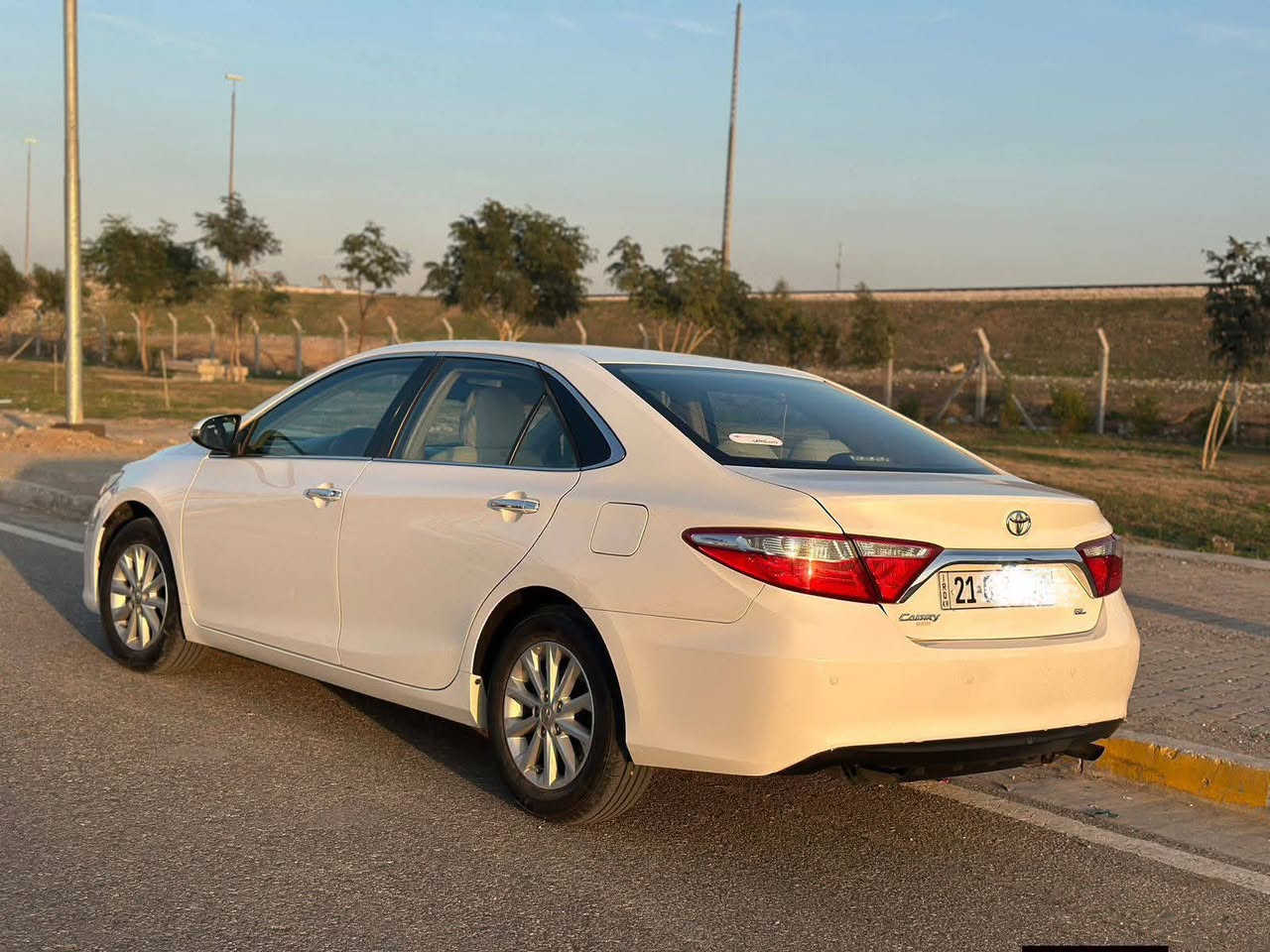 كامري خليجي 2016
ابيض ثلجي  مواصفات GL
كير ومحرك شرط ما مفتوح ماشيه 140 KM 
سنويه وهزه ورقم كله جديد بسمي  
4 تايرات جديده  بطاقه بنزين 
بيها ثلاث مكانات صبغ بدون دواخل   
مكان السياره كركوك 
سعر165 وبي مجال 
استفسار ***********
