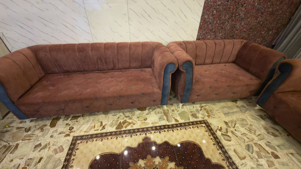 تخم نظيف جدا للبيع 10 مقاعد السعر 450 العنوان بغداد الحسينيه
***********
