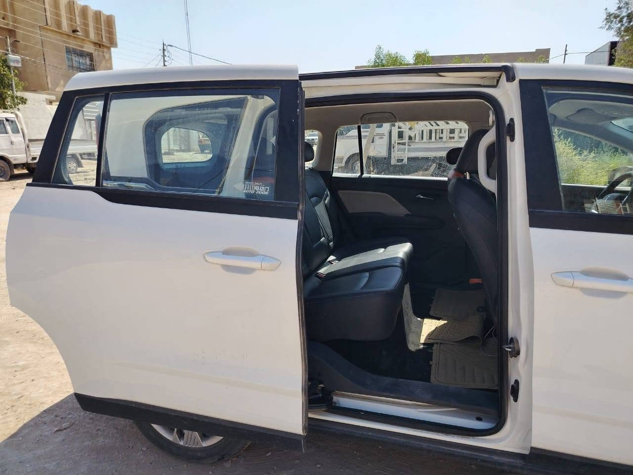 بستون e05 بضمان الشركه ماشيه 41 الف فقط شخطه دعاميه والباقي مكفوله من كل شي موديل 25
السعر 124
تواصل ***********
