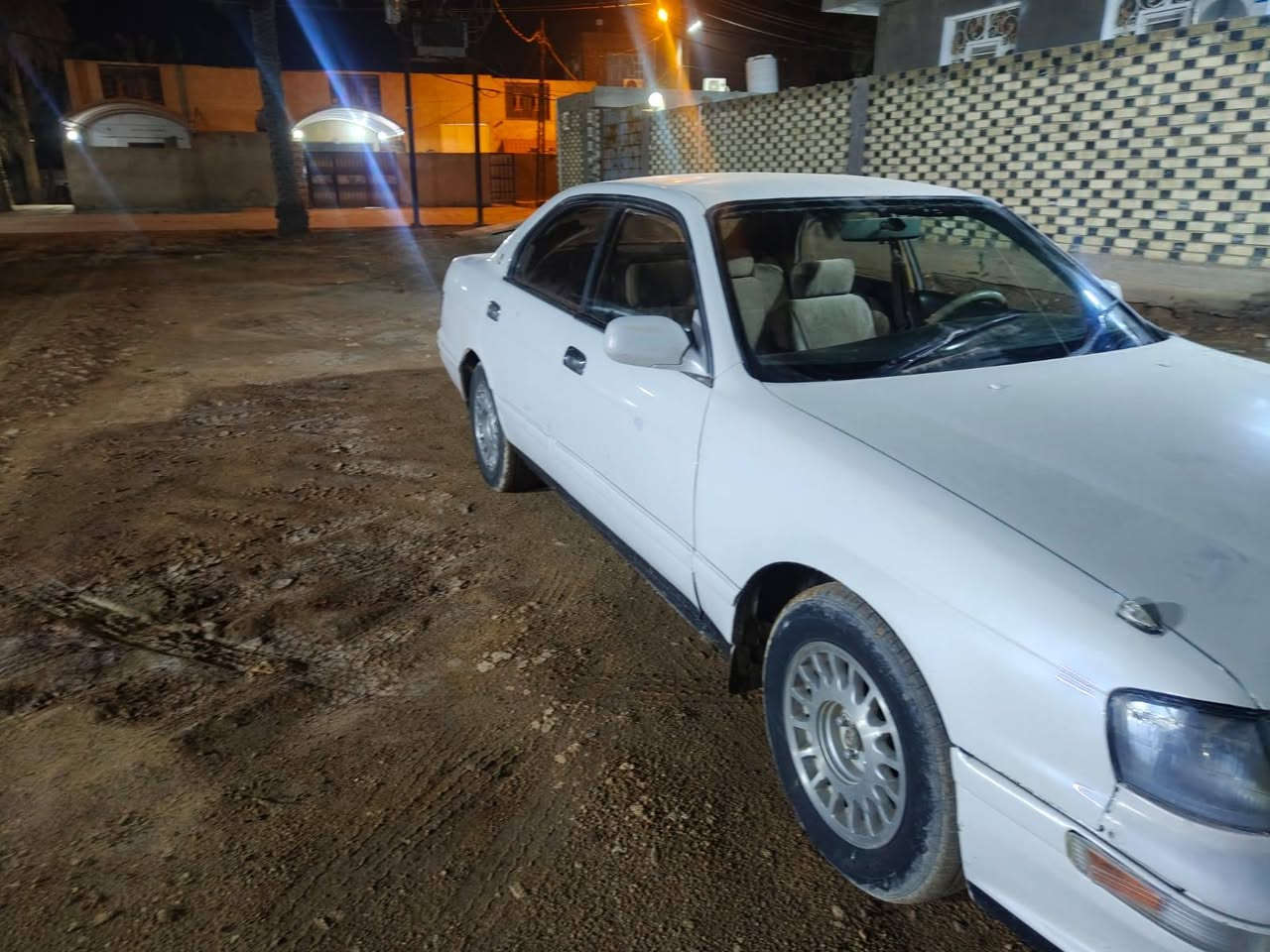 السلام عليكم بطه للبيع او مراوس رقم نجف بدون قص السياره ايش عندك مراوس نزل والرزق على الله واذا سيارتك تسوى اعطيك فرق ***********
