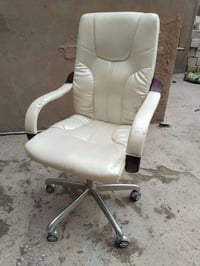 مستعمل • نظيف • مناسب لشركة