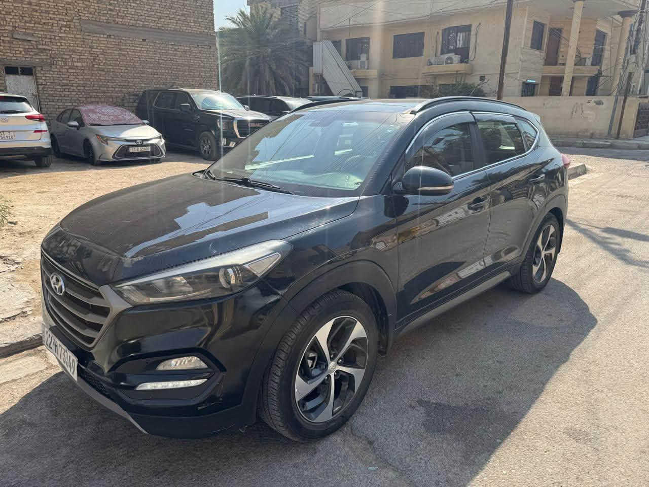 توسان 17 لون اسود چيكي يعتبر خليجي فول موصفات سقف بانوراما فور ويل محرك 2400 جي دي آي تبريد لمس وبعد موصفات اخرى السيارة جاهزة وبأسمي رقم اربيل من سكنت بغداد بلديات *********** السعر 150 وبيه مجال
