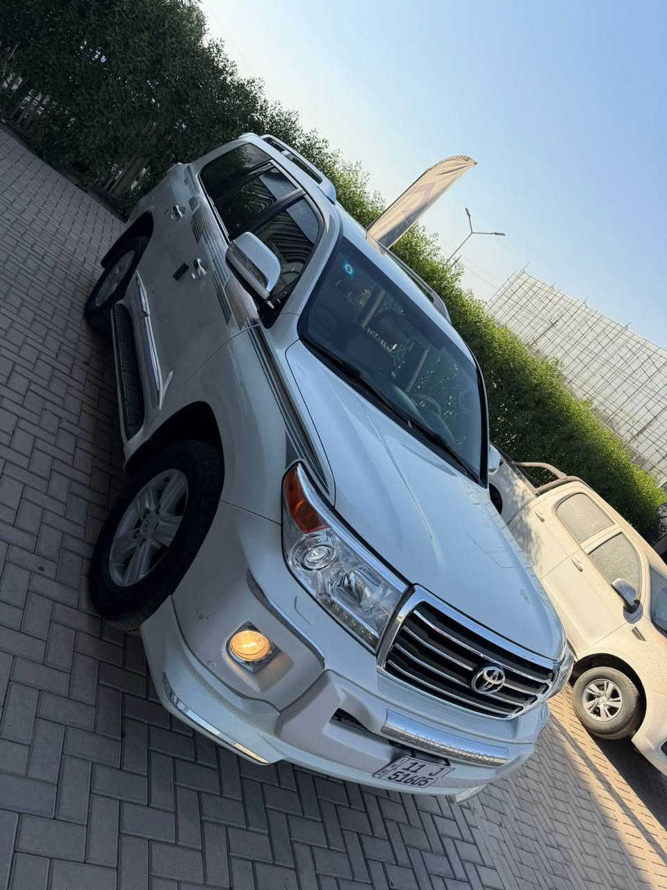 � لاندكروزر GXR V6 2013 — فطيم ونظافة 🔥

🚘 ماشي 200 ألف كم
✅ السيارة مكفولة
✅ بدون صبغ
🤎 داخل بني
📍 رقم بغداد
📄 السنوية باسمي — تحويل ثاني يوم

🔍 الملاحظة بكل أمانة:
براغي الباب والجاملك مفتوحات فقط، بدون صبغ.

💰 السعر: 320 ورقة
💵 البيع نقد فقط

📞 للاستفسار:
***********
*********** بغداد, العراق
