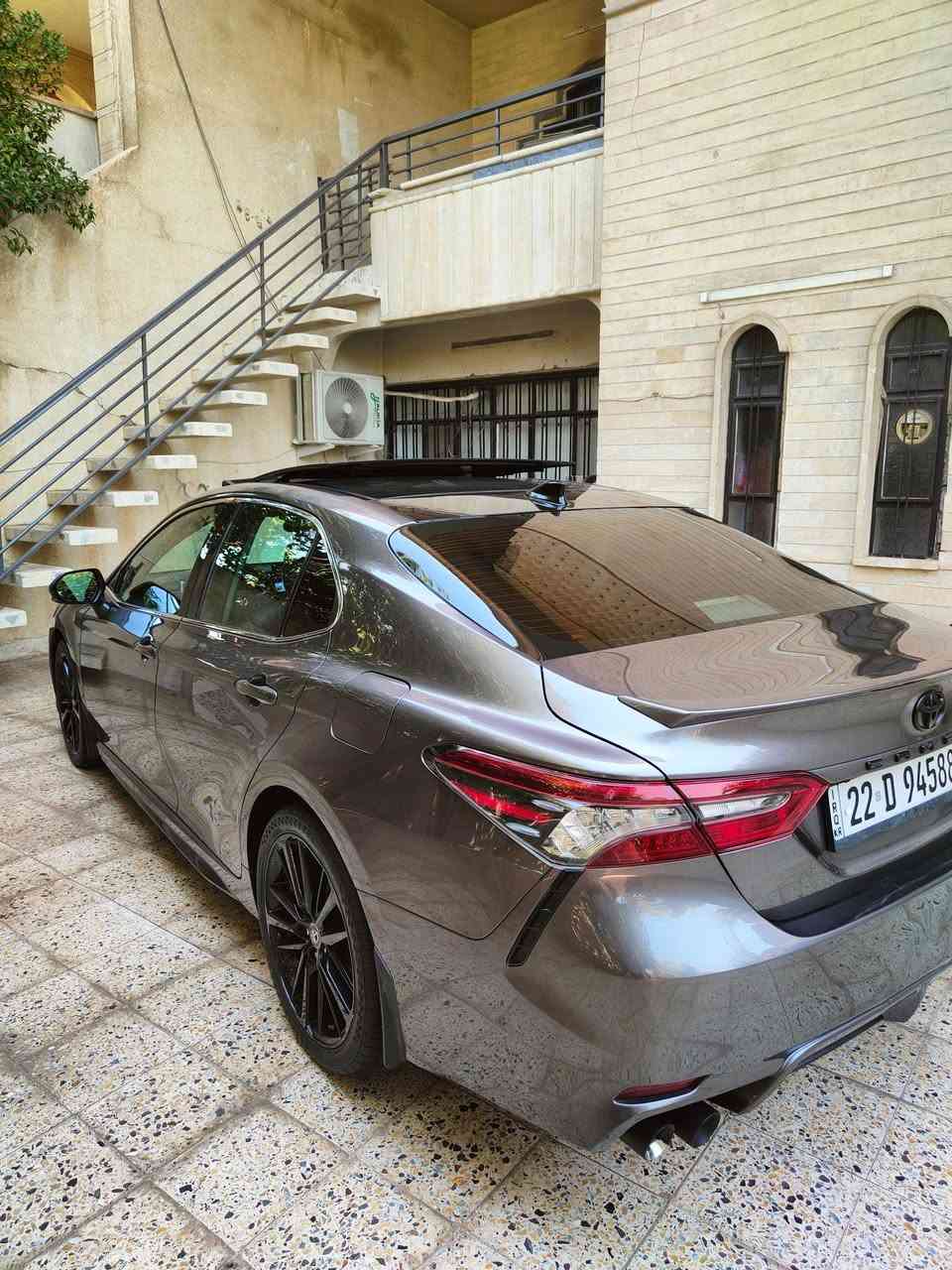 السلام عليكم 
كامري 22 xse فول مواصفات 
مواصفاتها معروفة 
كير محرك شرط 
بيها شبر بارد بقبغ الصندوك 
رقم اربيل 
هزه سنوية جديدة 
ماشية 42 الف ميل 
مكان السياره موصل 
***********
