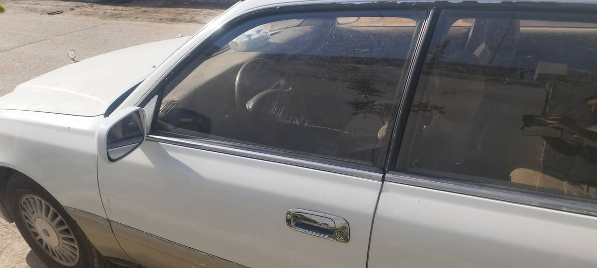 السلام عليكم
راس الثور
موديل 98 
رقم نجف انكليزي مكفول مداور اصوليات 
مكفول من الكصه
محرك VVT بي صوت براص 
سيارة باسمي تحويل ملكيه مباشر
سعر 96$ 
متواجد في حي الصناعي بلوك الثاني خلف المصرف 
هاتف ☎️ ***********
