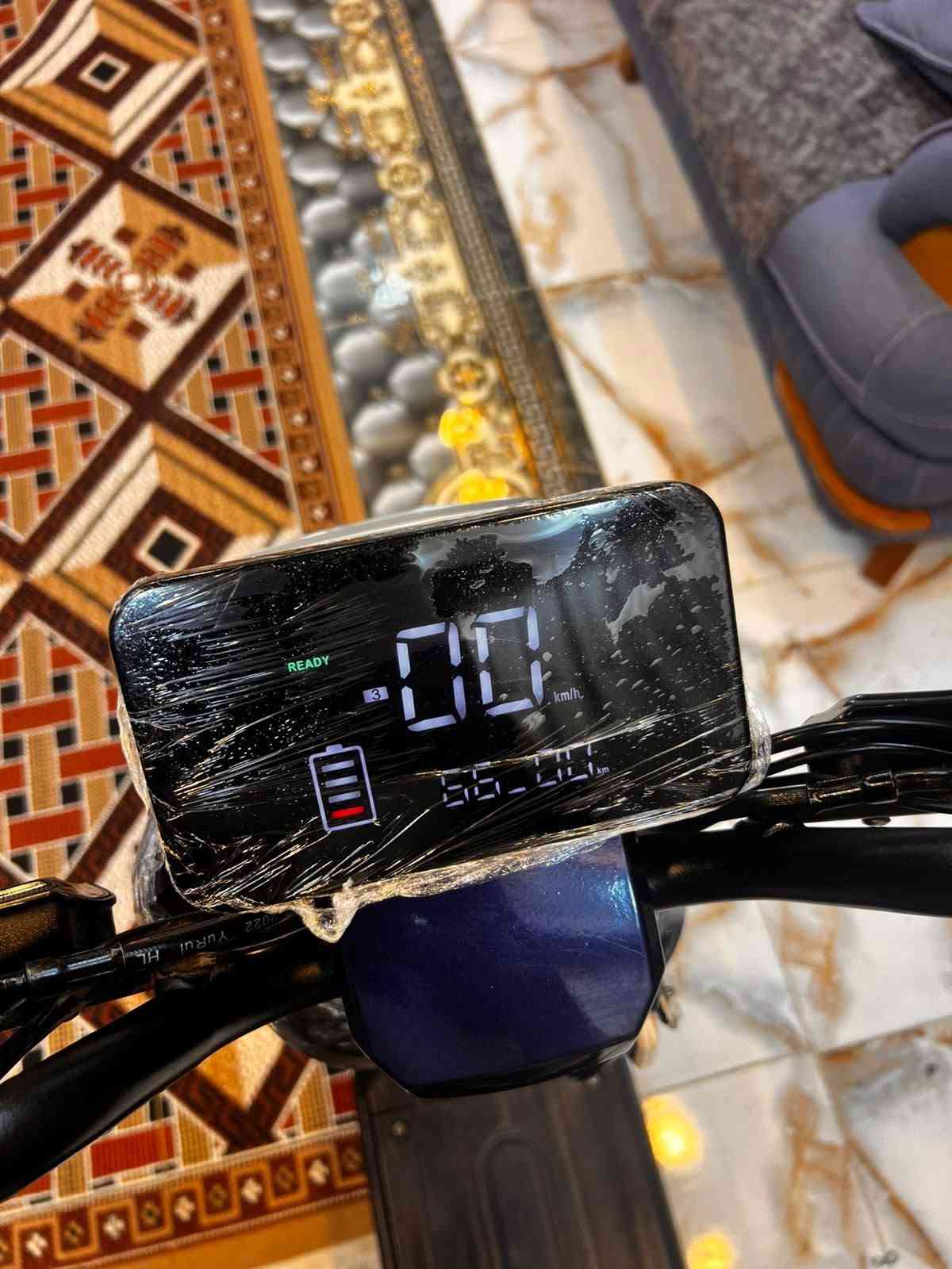سلام عليكم دراجه R8بل كارتون زيرو زيرو بصمات ثنين سويجات ثنين  مثبت سرعه لايت لد بكلايت لد 5 بطاريت دبل 26 دراجه جديده لوك مرايات شاحنه اصليه والصور تحكم نضافه مكاني ناصريه مركز السعر اتصل وتدلل *********** واتساب واتصال
