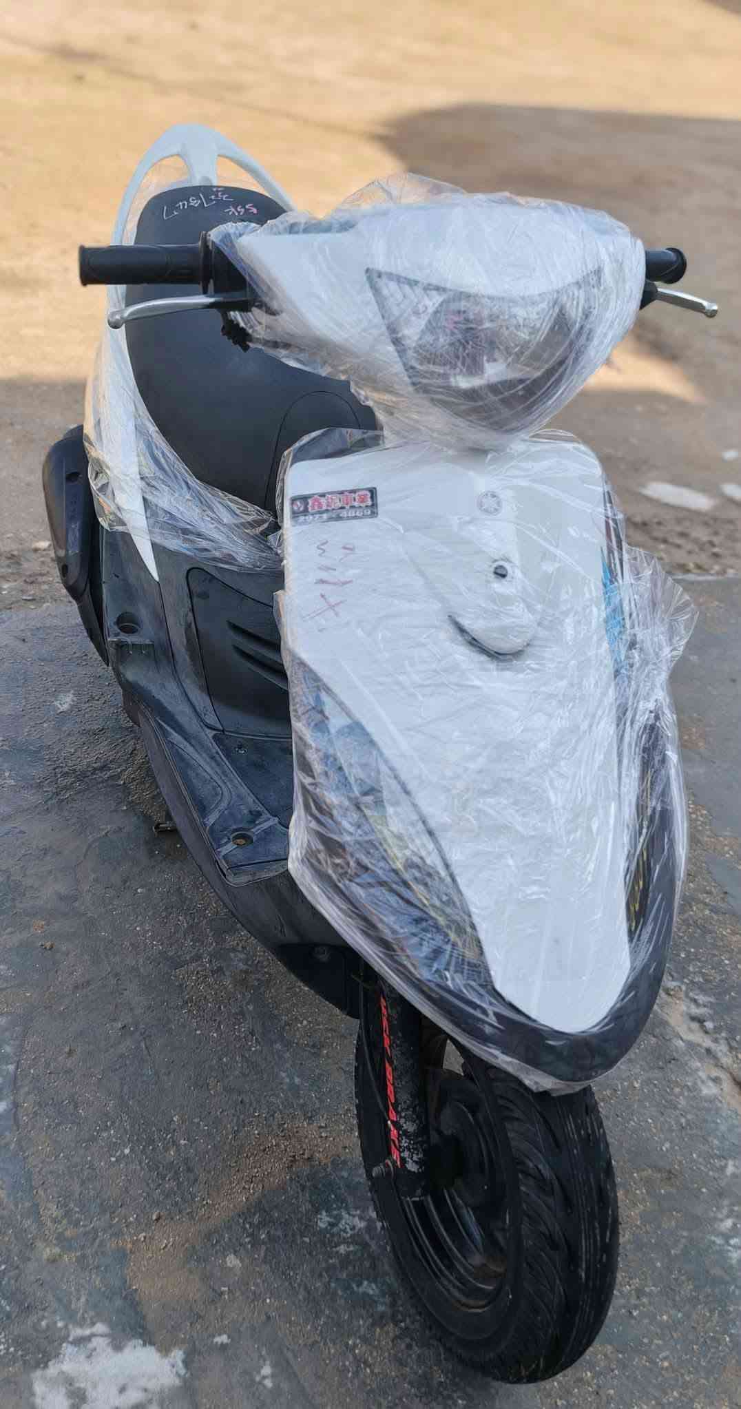 ماكس عدلي لبيع حاويه صارله 5تشر طالعه وكيل دراجاه ما مفتوحه ابد سعر خاص رقم ***********

نص مكتوب في الصور:
- CAMON 40 Pro 5G
- 35mm f/1.8 1/925s ISO50