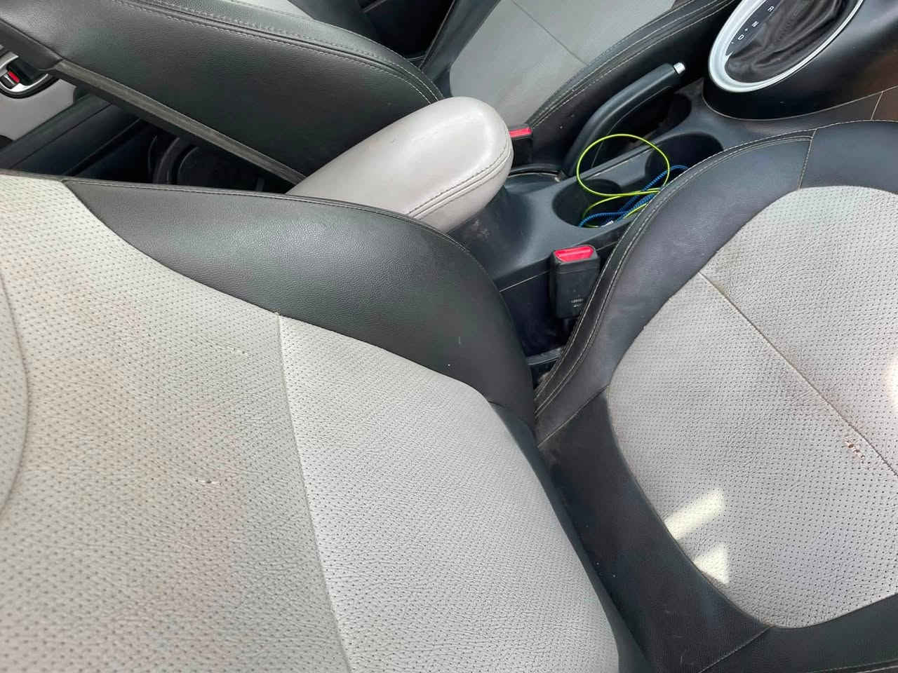 صول 17 امريكيه محرك 1600  ماشيه 44 ألف ميل سيارة جديدة محرك كير مكفولات بدون تنقيص مابيها دونز بانزين عادي حادثه جاملغ خلفي مصلح بارد او قطعه اونص رش بدون دواخل  ما بيها جراد السيارة مكانها بابل قضاء الهاشمية للاستفسار واتساب *********** ترهم مراوس بصول 16او15لون ابيض مع دفع فرق
