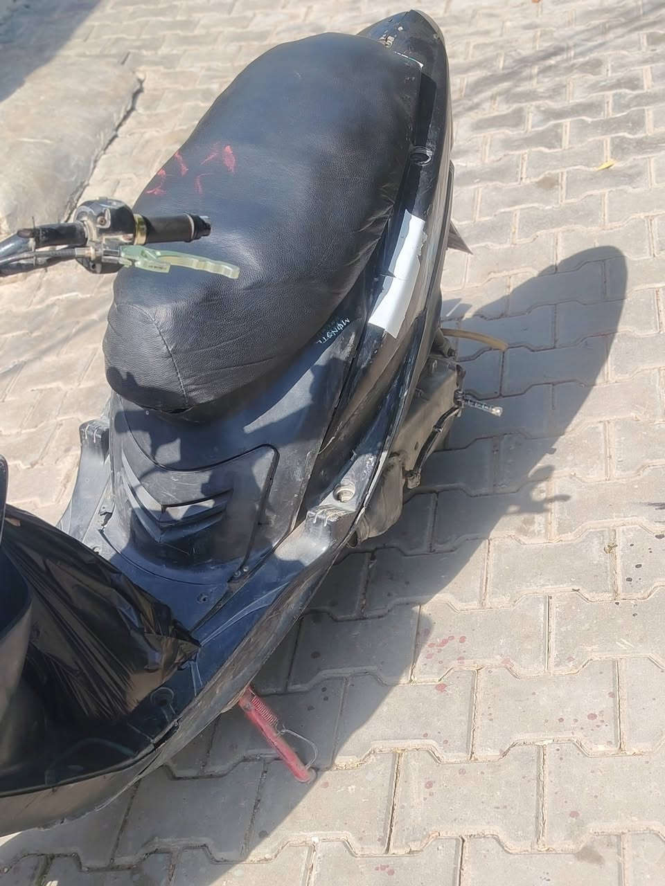ماكس عدله للبيع ب 350 وابيها مجال للاستفسار التواصل مع الرقم *********** او ***********

