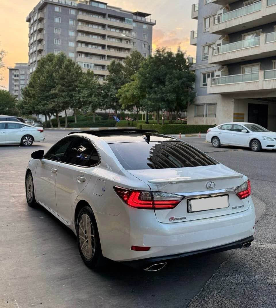 Lexus es350 
لێکزیز 
مـــۆدێل / 2017
مواسفات / فول  پانۆڕاما 
مەکینە /(3.6) v.6 شەش پستۆن
کتابی جامرەشی هەیە ۱ ساڵی تیا ماوە 
مەکینەی نەکراوەتەوە 
سەنەوی تازەیە 
بێ بۆیاخ بە کلین داخڵ بووە کاتی دهۆک
***********
٠۷۷٠ ٠۳۸ ۲٠۱۱

نـــــــرخ  (( ۲٠٥ $  )) السليمانية, العراق
