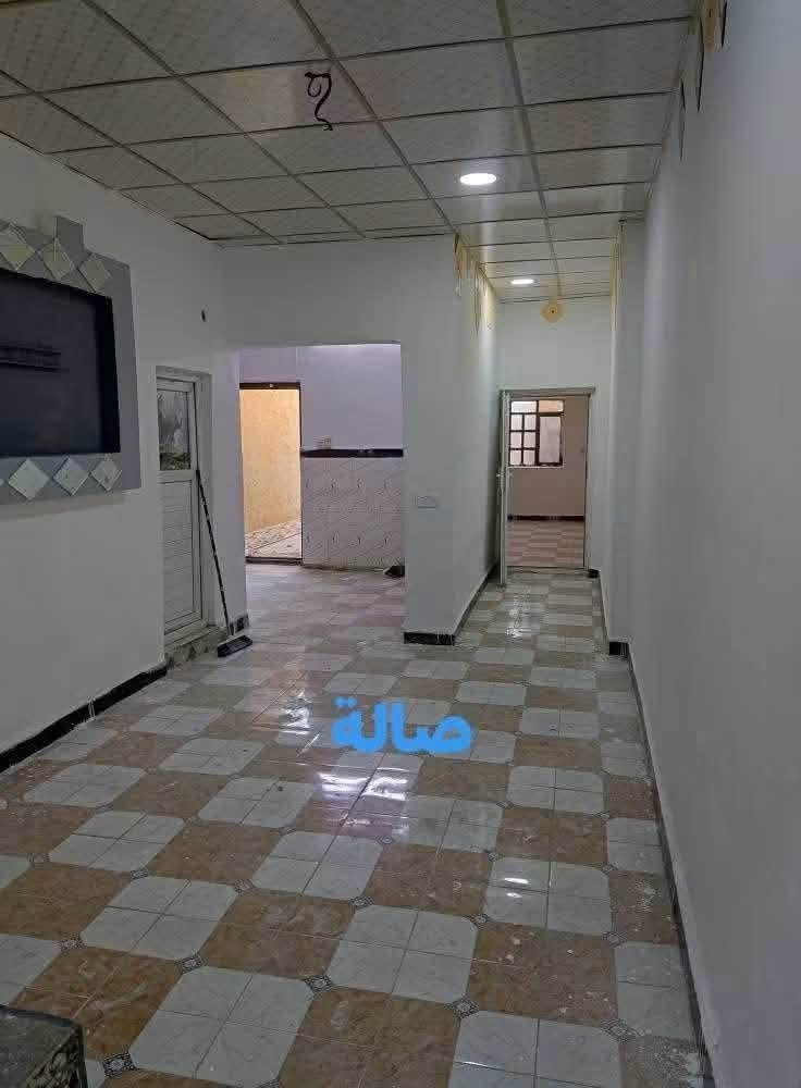 بيت للبيع 105 متر ( طابو صرف )
حي ميسان قطاع 24 .. قرب شارع 60

يحتوي على

غرفة صالة استقبال مطبخ مكشوفة
صحيات داخلية وخارجية وطارمة

السعر 80 مع المجال

للاستفسار *********** مكتب القلعة للعقارات

