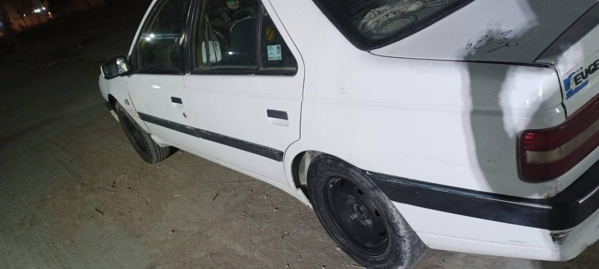 بجو 405مديل 12بسميرقم نكليزه جاهز سيار كله  رقمي   ***********جديد
