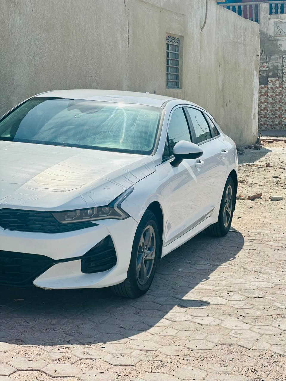 السلام عليكم
كيا K5 موديل 2022
رقم كربلاء معوقين سنه وصير حرة 
بيها وكاله عامة من صاحب سيارة 
وارد امريكي 
✔️ نظافة عالية جداً 
⚙️ المحرك:
✔️ 4 سلندر
✔️ سعة 1.6 لتر 
✔️ أداء قوي + صرفية مناسبة
✔️ كير أوتوماتيك
✔️ مقاعد مخملي 
✔️ كاميرا خلفية
✔️ حساسات أمامية وخلفية
✔️ لايت زينون + LED خلفي
✔️ هندبريك بصمة
✔️ تحكم ستيرن متعدد الوظائف
✔️ مثبت سرعة
✔️ نظام Eco / Sport
✔️ مكيف أوتوماتيك
✔️ شحن USB
✔️ نظام ABS
✔️ مانع انزلاق
✔️ وسائد هوائي
✔️ نظام المحافظة على المسا
✔️ تحذير النقطة العمياء
للبيع  او المراوس 
السعر مطلوب135ورقة
البصرة الجمهورية
هـ7735242744
