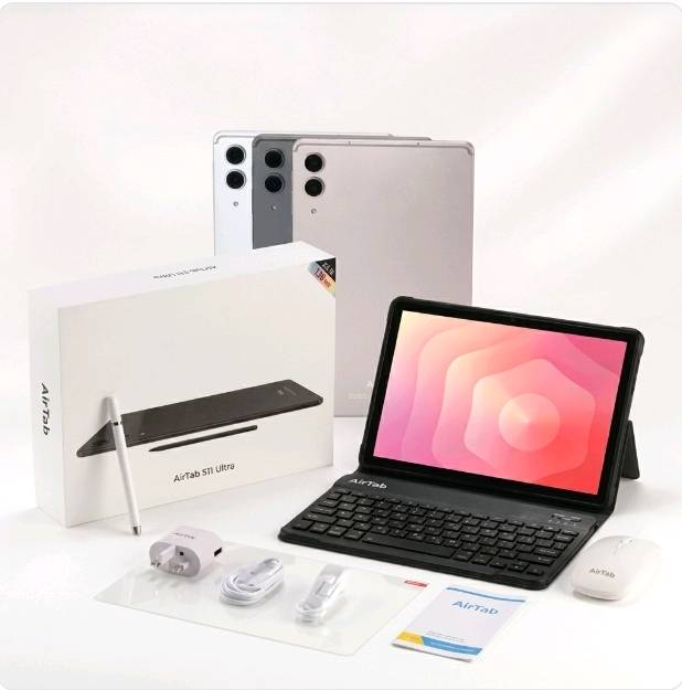 MediaTek , Android 15, 24 GB RAM, 1TB Storage,With Keyboard & Mouse + ضمان 6 شهور
كو
📌 تفاصيل ومواصفات المنتج الفنية
الماركة والموديل: AirTab S11 Ultra.
الشاشة: 10.1 بوصة FHD Incell بدقة (1920 × 1200) واسعة وعالية الوضوح.
المعالج ونظام التشغيل: معالج ثماني النواة (MediaTek Octa-Core) مع أحدث نظام تشغيل Android 15.0 OS.
الذاكرة والتخزين:
الرام (RAM): 24 جيجابايت (8GB + 16GB Virtual RAM) لأداء خيالي وسلس جداً بالتطبيقات والألعاب.
التخزين الداخلي (ROM): 1 تيرابايت (1TB) مساحة تخزين هائلة جداً تتسع لكل ملفاتك وأفلامك والملازم.
الاتصال والشبكات: يدعم شبكة 5G فائقة السرعة + منفذ بطاقتي SIM + Wi-Fi 6 + Bluetooth 5.2.
الكاميرات: كاميرا مزدوجة عالية الدقة (13MP + 30MP).
البطارية والشحن: بطارية ضخمة جداً بسعة 10000mAh تدوم طويلاً، مع شحن سريع Type-C Fast Charging.
الألوان المتوفرة: الذهبي، الفضي، والرمادي الرصاصي.
الضمان: ضمان حقيقي لمدة 6 شهور شامل للتابلت.
✨ ميزات ونقاط القوة للمنتج
لابتوب وتابلت متكامل بأعلى المواصفات: يأتي وياه بكج الملحقات الكامل (كيبورد عربي + ماوس لاسلكي + قلم ذكي + حافظة) ليتحول فوراً إلى لابتوب عملي للدراسة والعمل.
مساحة خرافية 1TB و رام 24GB: أنسَ مشكلة الذاكرة والتعليق كلياً؛ يضمن لك سلاسة تامة بتشغيل أقوى الألعاب والتطبيقات الثقيلة.
سرعة أنترنت 5G وشريحتين: يخليك متصل بالأنترنت بأعلى سرعة أينما كنت بالعراق بدون الحاجة لراوتر.
بطارية عملاقة (10000mAh): تفيدك بالدوام، السفر، وأوقات انقطاع الكهرباء وتدوم معاك أسطول يومين عمل متواصل.
شاشة FHD ألوانها ساحرة: ممتازة لمشاهدة الأفلام والألعاب وتصفح الملازم بدون إجهاد للعين.
ضمان 6 شهور: يوفر لك راحة البال واطمئنان كامل عند الشراء.