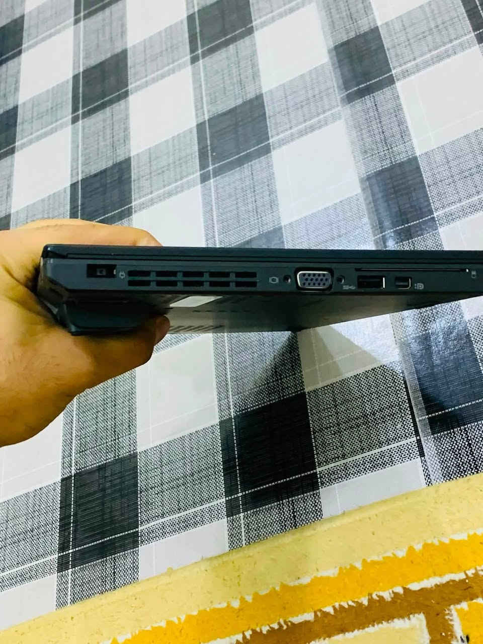 النوع: Lenovo
المعالج: Intel Core i5-5300U
الجيل: الخامس
السرعة: 2.30GHz (تصل إلى 2.90GHz)
الذاكرة العشوائية (RAM): 8GB DDR3
كرت الشاشة: Intel HD Graphics 5500
التخزين: SSD 256GB
نظام التشغيل: Windows 10 Pro (64-bit)
حجم الشاشة: 13 بوصة
جاهز للاستخدام، يشغل اقوى البرامج الهندسية،مناسب للدراسة، والأعمال المكتبية، والتصفح، والبرامج اليومية.

السعر 225 ألف
العنوان البصرة-قضاء المدينة
رقمي: ***********
