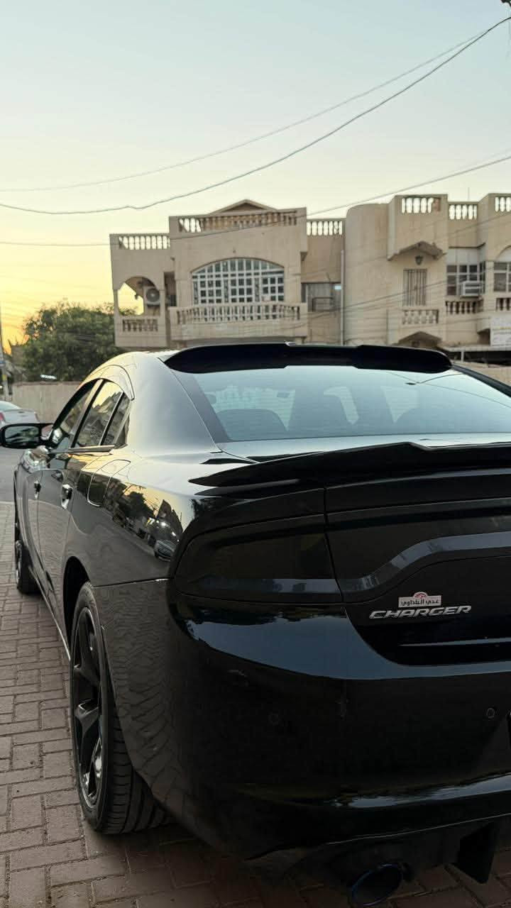 السلام عليكم وجمعة مباركة حبايب 👋🏽✅
🩶
جارجر موديل 2022 sxt
 من انظف الجارجرات الموجودات عله شرط تاخذ بيه تراي اذا بحياتك سايق جارجر بهل نظافه مرجوعه 😉❤️‍🔥
.
اللون: اسود ملكي
وارد امريكي: جنطه مصلحه نفسه وبيه بارد خفيف بلباب صور الحادث موجوده 
دفع خلفي
ماشيه:70km
السعر:225$ بيه مجال بسيط
رقم بغداد تحويل مباشر
السياره كلش نظيفه وبالحقيقه بعد احله 
للاستفسار :: ***********
