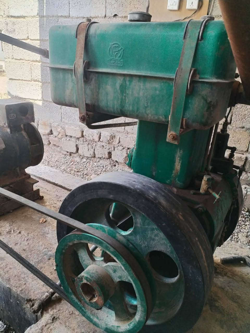 سلام عليكم ورحمة الله وبركاته للبيع للبيع توبلاند حجم ٨ مع دينمو ٧ونص بعدو شركه سعر ٦٥٠ قفلو عنوان كركوك حويجه الاتصال على الرقم ***********
