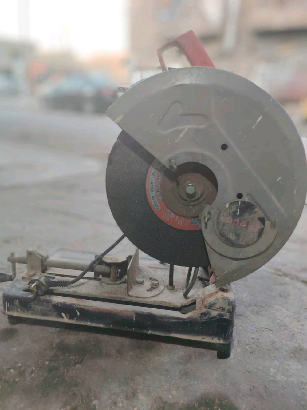 السلام عليكم 
كتر حديد نظيف بحالة جيدة جدا