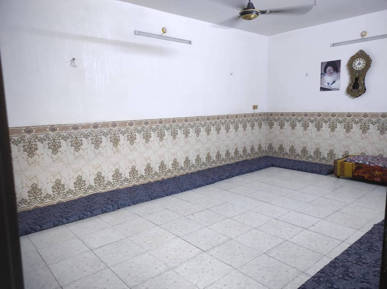 بسم الله الرحمن الرحيم سلام عليكم بيت بحي الرحمه ورا مطعم ثابت م100مربع اساس ولسكف صب كونكريت طابقين الطابق الاول يحتوي عل
ستقبال 6/4 

مطبخ 4/4

صاله 4/4

غرفه 4/4 

وصحيات خارجيه 

وحمام داخل ويا المنور 

الطابق الثاني يحتوي عل

غرفه 5/4

وصاله مفتوحه ويا بيتونه 9/5 

ولبناء مالته بلوك درجه اوله 

السعر 50وبي مجال الستفسار التصال عل رقم *********** واتساب اتصال مكتب العيساوي للعقارات  بيت بحي الرحمه ورا مطعم ثابت م100مربع اساس ولسكف صب كونكريت طابقين الطابق الاول يحتوي عل
