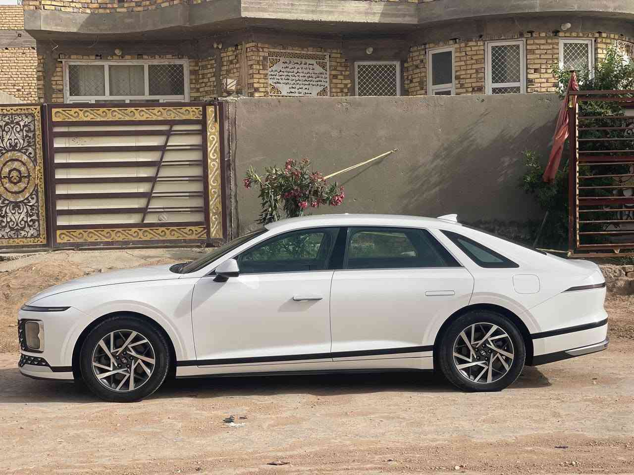السلام عليكم ازيره ٢٠٢٣شكل ٢٤غاز كفاله عامه 
وارد كوري 
ماشيه ١٤٠الف
التفاصيل *********** 
السعر ٢٣٣
