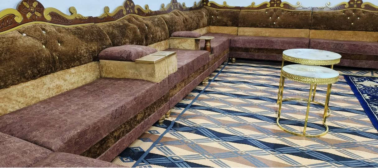 ديوان ١٤ مقعد • درجة أولى • بدون ضرر
