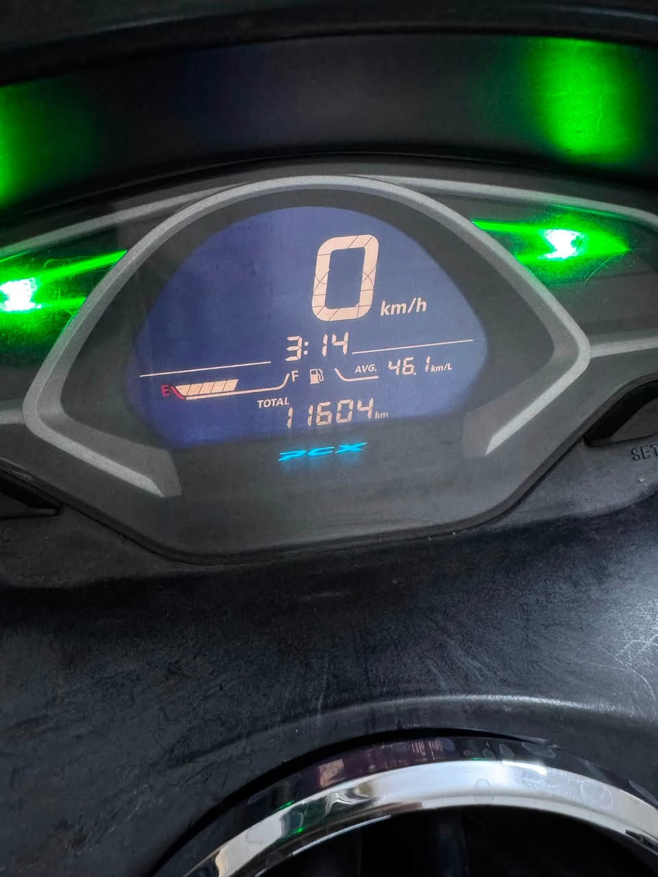 سلام عليكم PCX جيل الثالث يابانيJF
قبل شهر نازله من بيت طارش
الدراجه بحاله الوكاله بعدهة بلزكات الرمبه
ومنفيسهة وكتلوكاتهة موجودات وياها والوصل مال مزاد 
ماشيه 11k✅
الدراجه كفاله من التاير للتاير اي نقص مابيه 
وشرط الضمان ✅
السعر 22$ وبيه مجال مكاني الامين الثانيه 
شراي اتصل ***********
