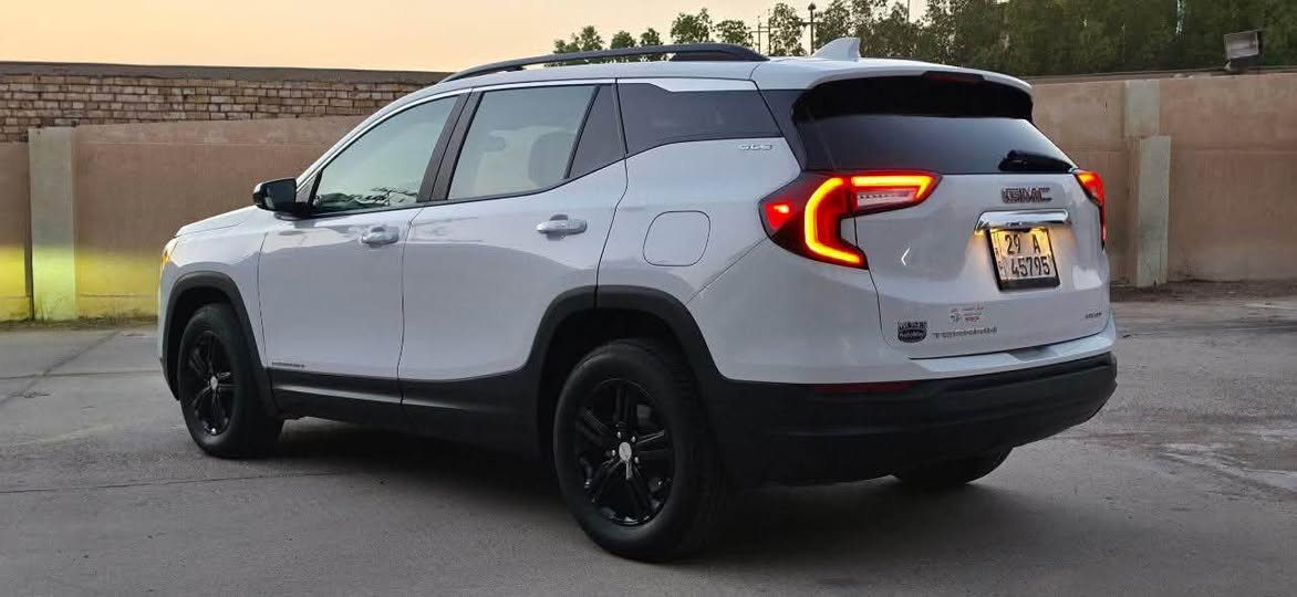 🚘 للبيع GMC Terrain 2024 🚘
أسعد الله أيامكم بكل خير 🌹

جيمسي تيران GMC Terrain موديل 2024، نظيفة ومميزة وبمواصفات جميلة.

🔹 الممشى: 11 ألف مايل فقط

🔹 المحرك: 1500 تيربو

🔹 الدفع: فور ويل 4WD

🔹 جنط كهرباء

🔹 كراسي كهربائية

🔹 كراسي مدفأة

🔹 داخلية جلد لونين

🔧 بخصوص الضرر:

✅ الضرر بسيط جداً 

✅ بدون إيرباك

✅ بدون ضرر أو إصابة للدواخل

✅ بدون تبديل أي قطعة

✅ السيارة على وضعها، والضرر خارجي وبسيط جداً

📞 للتواصل: [***********]

💰 السعر: [198ورقه وبي مجال بسيط جداا]

السيارة نظيفة وتستاهل المعاينة، والجاد يتواصل للاستفسار.

نص مكتوب في الصور:
- BIDCARS