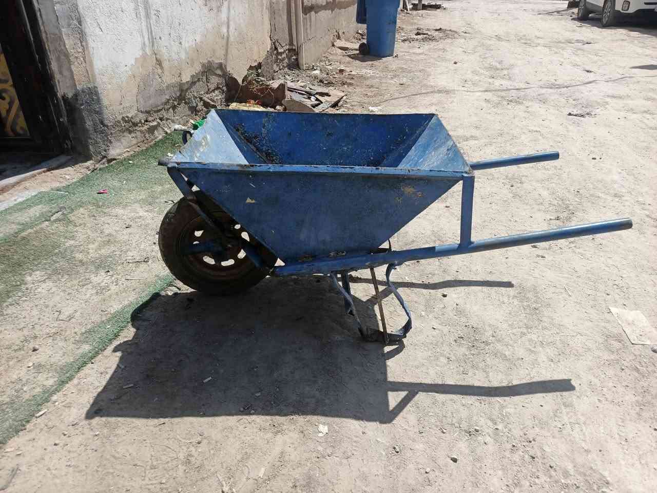 ونج نجفي للبيع وياه 3 عرباين نضيف بدون ماطور سعره 850 وبيه مجال مكان سوق الشيوخ ***********
