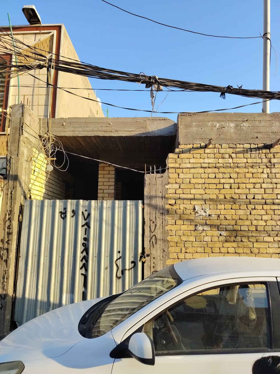 سلام عليكم من رخصة أبو الگروب عندي هيكل للبيع 100 متر بنيان جناي حي الوفاء خلف التجاري من جهة العسكري السعر 110 مع المجال وإذا أكو قطعه بالجمعيه 130 أو أكثر امراوس ميخالف رقمي ***********
