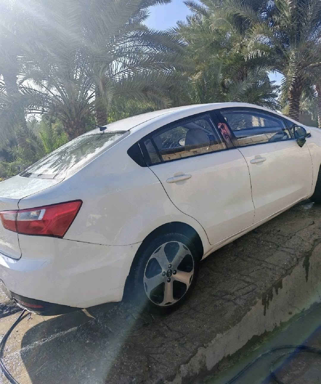 ​🚘 للبيع: كيا ريو موديل 2015 - خليجي مكينة 1.6 🚘
🔹​: كيا ريو .
​الموديل: 2015.
​المواصفات خليجي
​المحرك: 1.6 لتر (المرغوب والقوي، مو الـ 1.4).
​اللون: أبيض ثلجي.
​الرقم: كربلاء (أبيض - حرف A).
​🔹 المواصفات (كما واضحة بالصور):
​تحكم ستيرن 
​كير أوتماتيك.
​داخل صاج ولونين (أسود وبيجي) نظيف جداً.
​ويل كب رياضي مميز جداً.
​كشافات ضباب أمامية (بروجكترات).
​راديو، CD، ومنافذ AUX / USB.
​مري كهرباء.
​نظام دبل ايرباك وفرامل ABS.
​: السيارة بيها تعديلات على البارد (أبواب وجاملغ أيسر وصندوق وبنيد) وصبغ دعاميات للجمالية وتلقيطات بسيطة (جراد). الشاصي واللغد سليمات.
​💰 السعر: 87 ورقة- (وبيها مجال بسيط للشراي ).
​📍 مكان التواجد: [النجف  الكوفة 
📞 للاستفسار والاتصال: [***********]
​(أرجو الاتصال للشراي فقط، وكل التفاصيل مذكورة بالإعلان).
