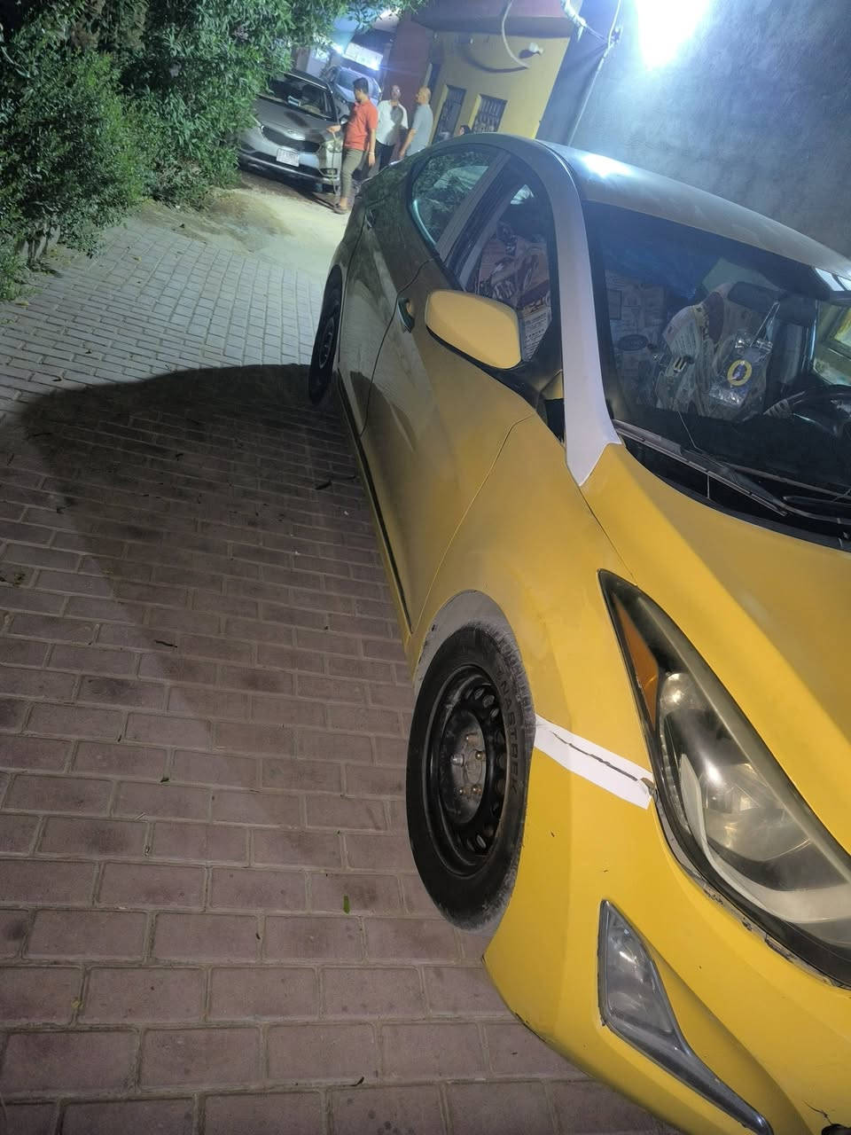 النتر موديل ١٢ مصفره هيىه سنوية ساقطه صارلها شهر وارد امريكي بيها جاملغ وقبق جنطه بس صبغ السعر ٧٢ وبيها مجال للاستفسار ***********
