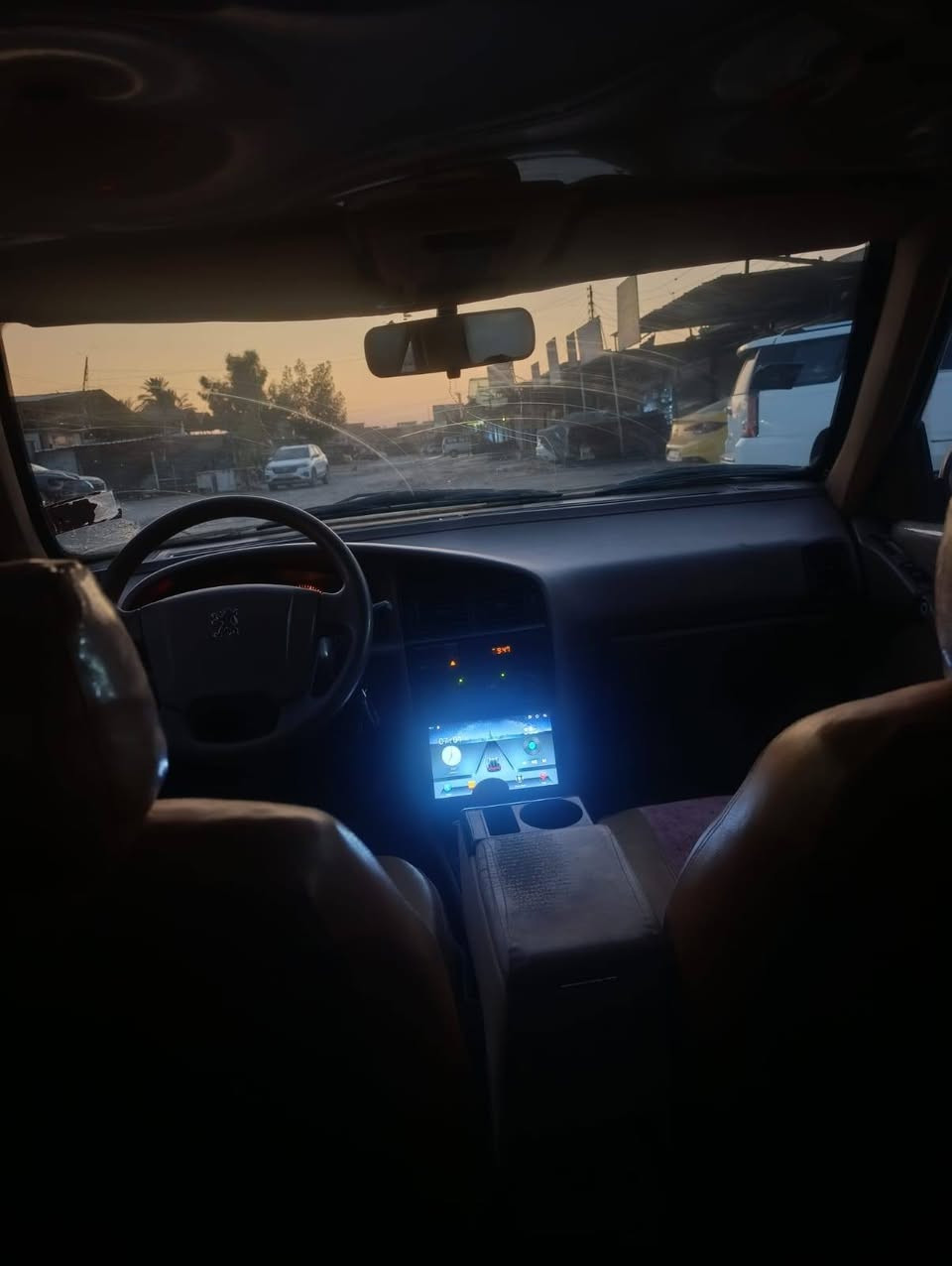 السلام عليكم بيجو 405جيل اكس موديل2010  للبيع او مراوس  السعر 27وبيهه مال  تبريد ويه السويج حداديه زينه كير مكينه زينات  ترايك وين متريد  مكاني كربلاء الحر الصغير  تحويل مباشر***********
