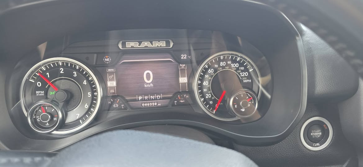 RAM
موديل 2022 
رقم بغداد باسمي 
ماشيه ٤٥ الف 
مواصفات بك هورن معروفه 
باب طويل بدي قصير  
مكينه 5700 v8
شاشه جبيره 
ويها محجر فتحته وضامه 
صبغ بنيد.  وجاملغ واحد لان بارد موحلو  وبيها بارد مشتغل درجه اولى باب خلف الصدر وموجوده صور حادث 
بيع بسعر مناسب او مراوس حسب الرغبه 
***********
