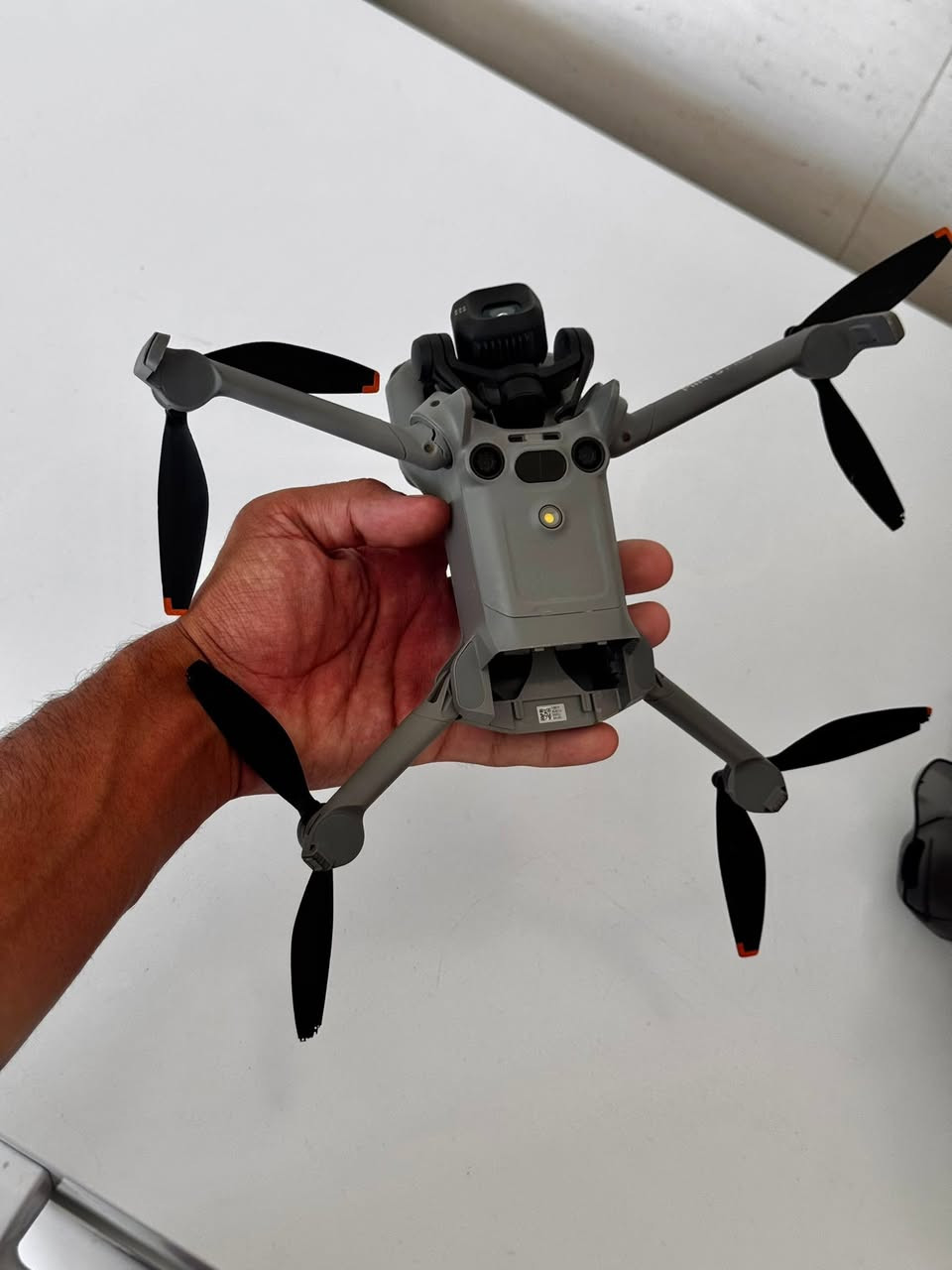 Dji mini 5 pro combo 
درون نضيفه ما طايرة هواي كامل ملحقاته وياها درون جديده كلش 
التواصل *********** 
واتساب
