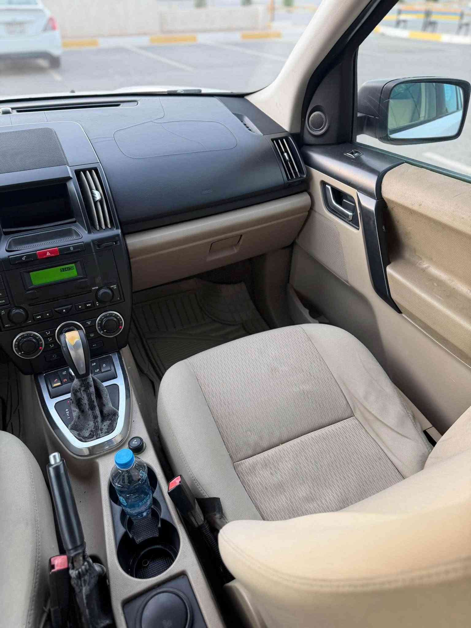 بسم اللّٰه الرحمن الرحيم
بەناوی خودای گەورە 
Land Rover 2012 
*********** 
***********
لاند ڕۆڤەر ٢٠١٢ 
سەیارەکە زۆر جوان و توند و تۆڵە گیر مەکینە کارەبای بەشەرت 
سەیارەکە بی بۆیاخە 
رەقەم سلیمانی بە شەرتی وەکالە و بەناو کردن 
ڤایبەر وەتس ئەپ 
***********
*********** السليمانية, العراق
