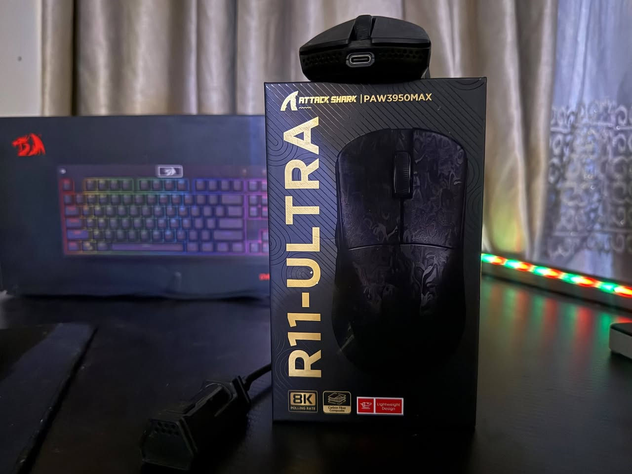 السلام عليكم

للبيع

ماوس Attack Shark R11 Ultra
75 الف   
كيبورد Redragon ميكانيكي Blue Switch
25 الف

ميز گيمنگ 120x60 RGB
75 الف

قطعة Xim Matrix
175 الف

اما الياخذهن شلع
300 الف

شباب الغراض نظافة 100% استعمال قليل جداً

شارع فلسطين ساحة بيروت قرب مطعم الساعي

**شباب غير متواجد بالخاص**

فقط على الرقم  ***********
