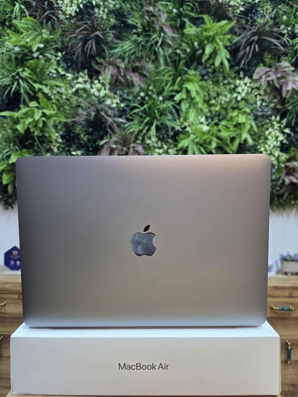 Likely new used macbook air m1 with box and original charger

Chip: M1 8core
Ram: 8gb
Storage: 256gb
Gpu: M1 7 Core

لاپتۆپی ماکبووک ئێرM1
 زۆر خاوێن و بێکێشە 
کارتۆن و شاحینەی خۆی لەگەڵە
پاتری 94%

لابتوب ماك بوك اير M1 
نظافة جدا عالية 
كرتونة و شاحن بلادي موجود أربيل, العراق

