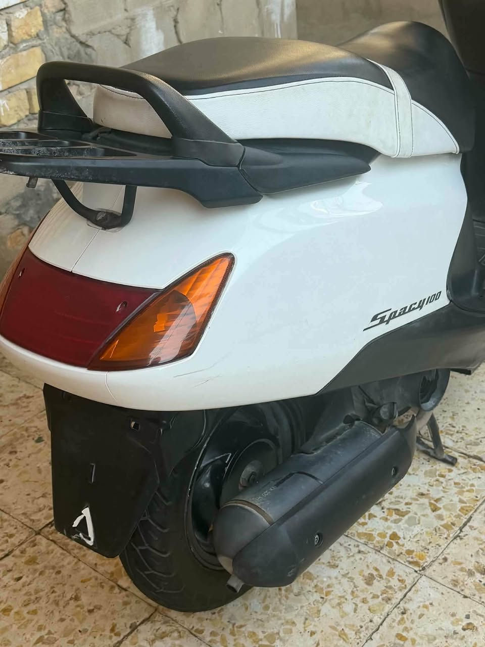 السلام عليكم دراجه سبيسي ياباني للبيع دراجه نضيفه مصالها هواي نازله من الرمبه للاستفسار الاتصال علئ الرقم ***********

