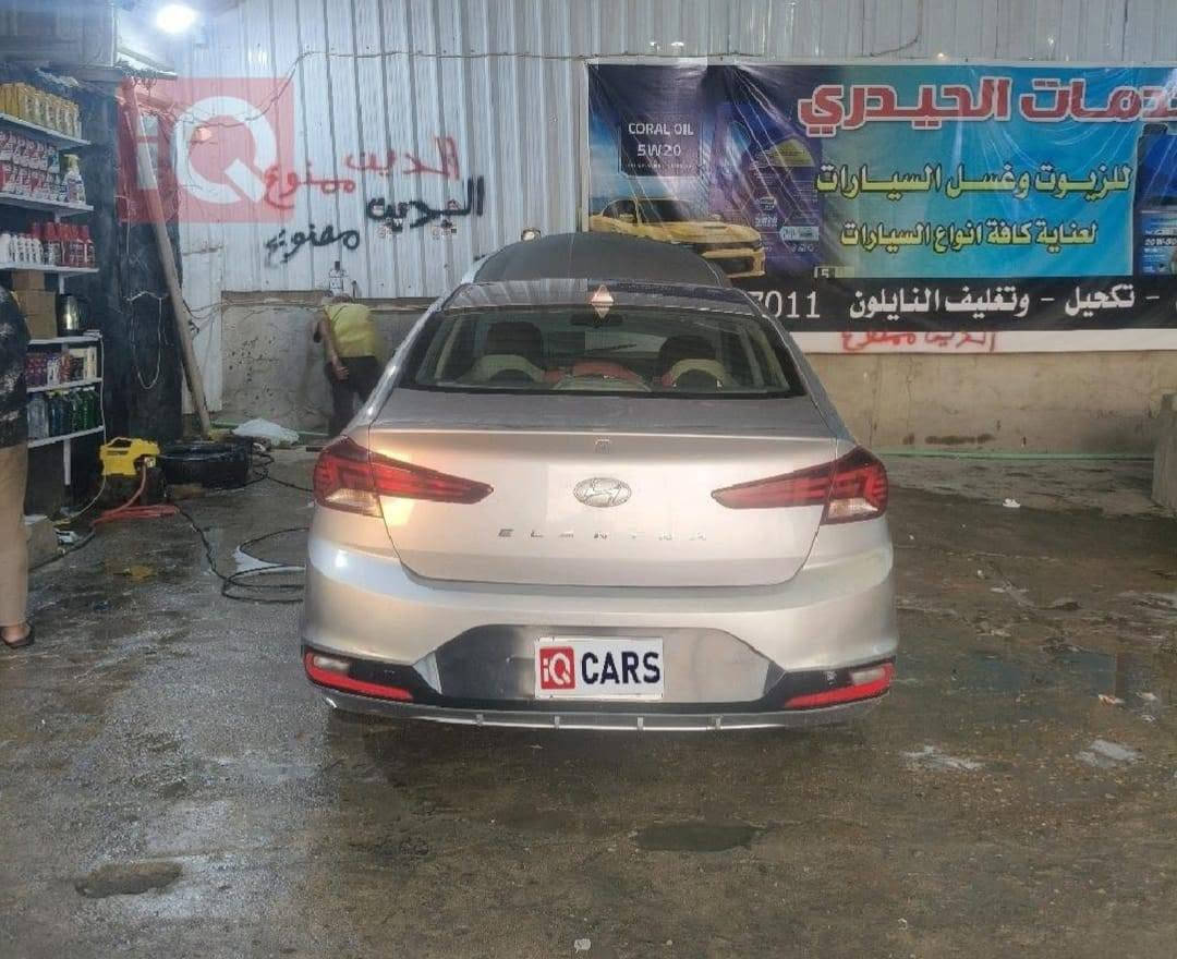 السلام عليكم
النترا 2020 رصاصي 
وارد امريكي ( بنيد و جامبغ ) 
السيارة حرة بأسمي / مشروع وطني ( رقم ذي قار ) 
ماشية 100 الف كم 
كاملة من كلشي ( گير / مكينة / تبريد/ حدادية ) 
مواصفات نص فول 
صور الحادث و السونار موجودات 
راسلني و ادزهن الك 

السعر 115 $ 

للتواصل/ ***********
