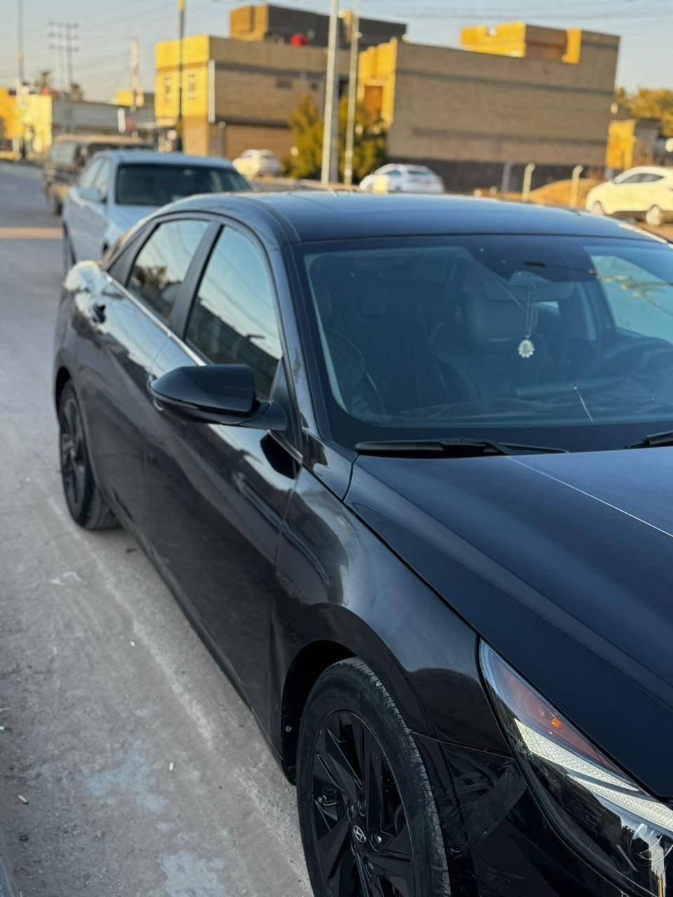 يا الله النترة موديل ٢٠٢٢ وارد كندي رقم معوقين بعدلة اقل السنة وتصير حرة مراوس فقط مابيع مراوس السيارة فول مواصفات عدة قطعتين تبريد مكينة ٢٠٠ دوش شرط ما مفتوحة كير مبدل اي تي للاستفسار علة الرقم *********** العنوان بغداد تقاطع الكيارة
