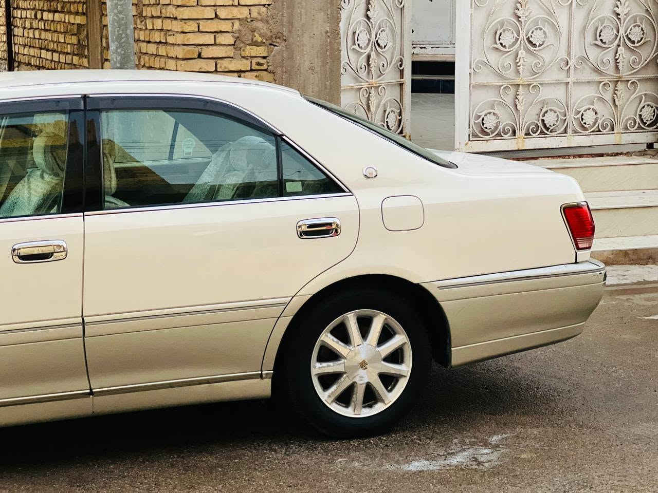سلام عليكم
ملكه موديل 2002 ترقيم جديد قرار102
رقم ذي قار بسمي مكفوله
دكمتين ديفور زغير شاصي 71
كرستال اصل 
كشنات اربعه كهرباء
حساسات خلفيه 
مري كهرباء 
تبريد تدفئه 
كامله جديده كلش سياره وزيرو 
سعره 157 بيه مجال 
مكان ناصريه مركز ***********
