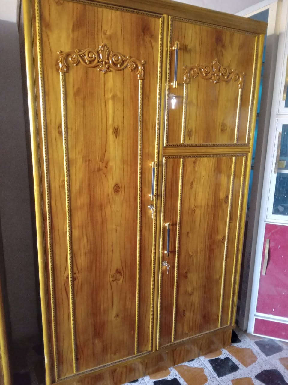 بسم الله وعلى بركة الله
كنتور صاج تفصال جديد بابين السعر ١٣٥ الف 
بوفيه تفصال صاج جديده مترين السعر ١٢٠ الف
ابيع جوه سعر السوك
العنوان بلدروز مقابل دائرة كهرباء بلدروز بجانب ابو وطن للمفروشات 
رقم الموبايل ***********
***********
