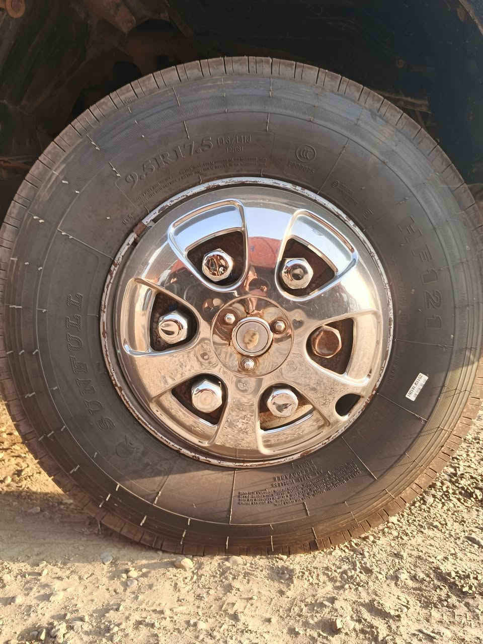 سلام عليكم كبات هينو أمام 17 ونص خلفي 19 ونص هنه وقواعدهن سعر 260 بيهن مجال شي قليل استفتار عله رقم *********** أو مراسله صفحه

