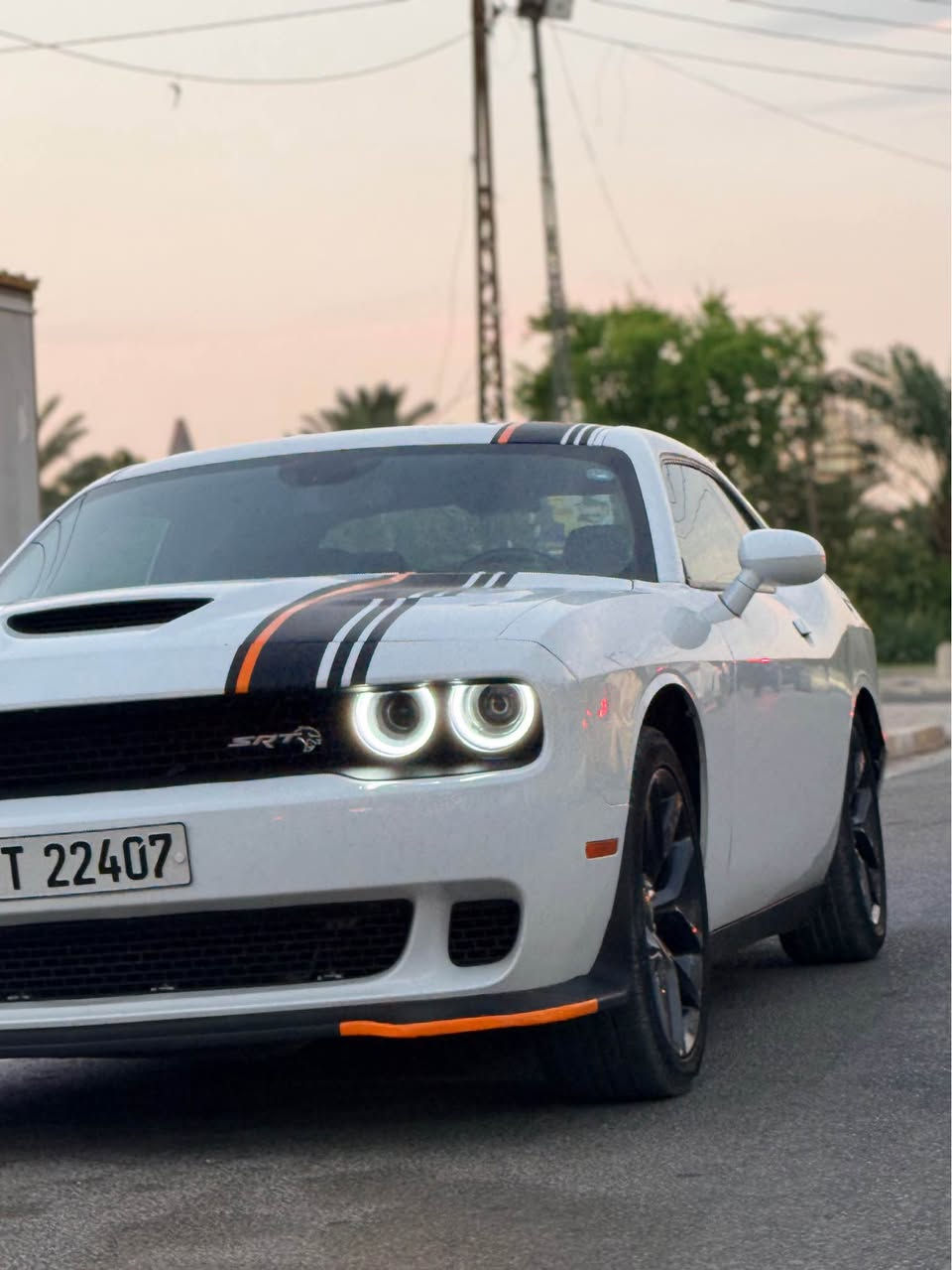 🔥 دوج جالنجر SXT موديل 2023 - للبيع 🔥
سيارة رياضية ممتازة بحالة جيدة ونظيفة جداً جاهزة للاستخدام.
📋 تفاصيل السيارة الأساسية:
 الموديل: 2023
 اللون: أبيض
 المحرك: سلندر (V6) سعة 3.6L (
 المسافة المقطوعة: 24 ألف ميل فقط
 الضرر: 3 قطع صبغ)
⭐ أبرز المواصفات (SXT):
 بصمة تشغيل ودخول ذكي
 شاشة لمس ذكية تدعم Apple CarPlay و Android Auto
 كاميرا خلفية 
 كرسي  السائق تحكم كهربائي
 نظام قيادة رياضي (Sport Mode)
 تبريد ممتاز (قطعتين)
 تحكم كامل من الاستيرن مع نظام أوامر صوتية
 ويل كب أصلية مع شاشة معلومات ومعايير قيادة
📍 الموقع: بغداد - حي الجهاد (شارع المطار)
📞 للتواصل والاستفسار: *********** بغداد, العراق

