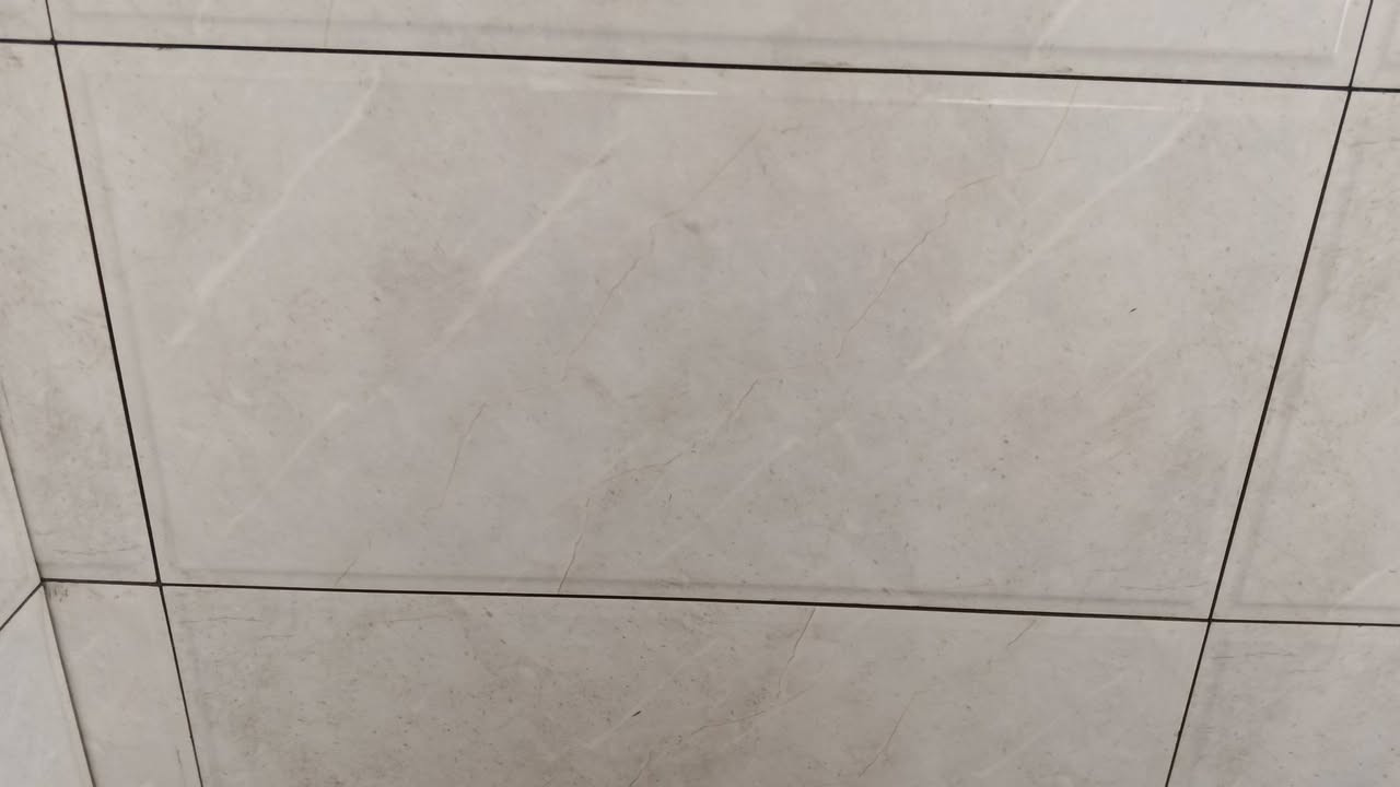 السلام عليكم زاد عندي 23 متر سيراميك 30×60 كلش حلو وسعرة مناسب مكاني بغداد الدورة اليريدهن يتواصل وياي ***********
