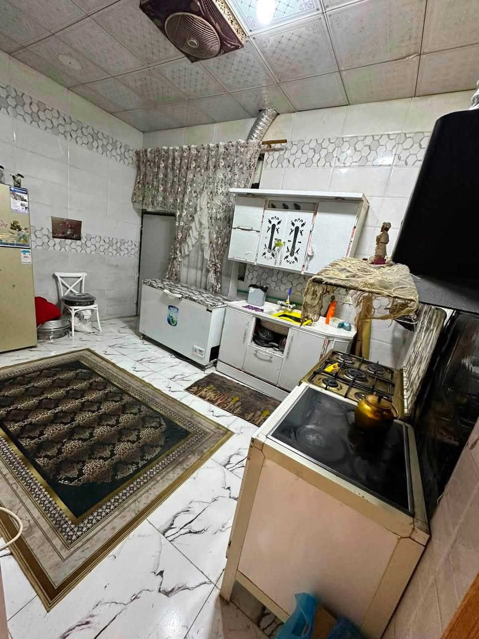 🏡 دار حديثة للبيع – بناء درجة أولى
📍 الموقع: البصرة – جزيره الصقر قرب حسينه سيد موسى 

✅ جميع الخدمات متوفرة بالكامل.
🔹 المساحة: 200
🔹 السند: طابو صرف – زراعي 
مواصفات الدار:
بناء حديث 
2غرف نوم قياس 4/5
صاله 4/7 
مطبخ 4/5
استقبال كبير4/5
صحيات داخلية
صحيات خارج البيت 
كراج 
السطح مشتغلي ايزكام كامل 

سعر البيت80 قابل للتفاوض بناء 2024
 رقم راعي البيت المالك ***********
متوفر وتساب واتصال
