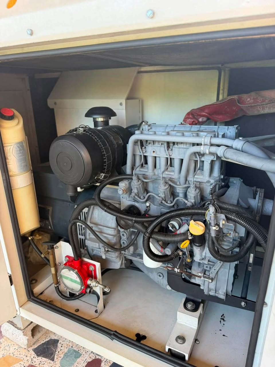 السلام عليكم
مولده المانيه 
24kv
تولد 90امبير 
مولده نضيفه واستعمال قليل تجي وتشوف بعينك 
للستفسار الاتصال 
***********
المكان 📍ديالى ناحيه الوجيهيه
