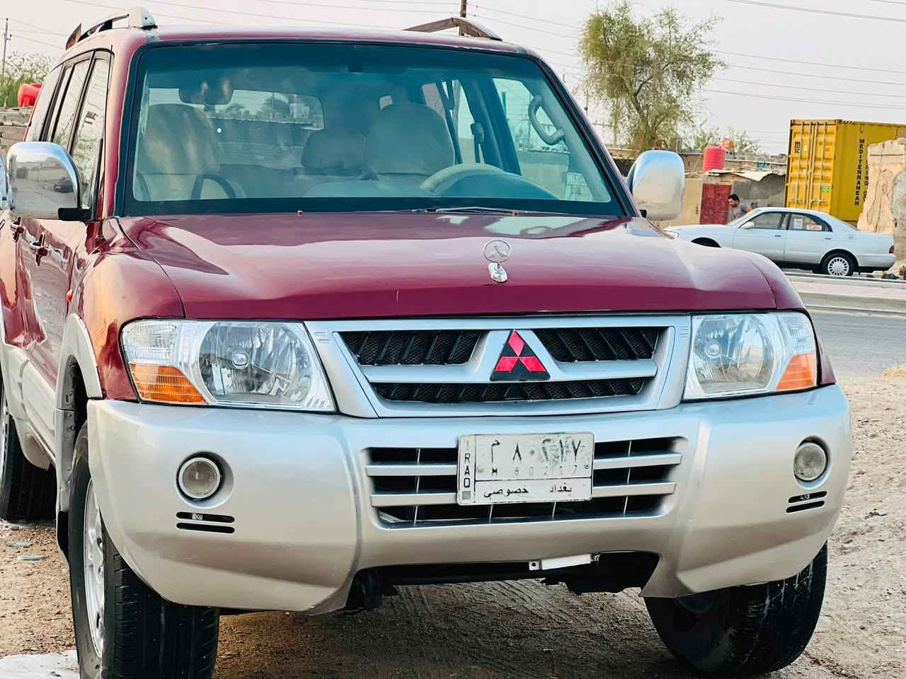 السلام عليكم للبيع باجيرو موديل 2002 رقم بغداد تحويل ثاني يوم سياره مكفوله من الكصه والنقل والضربه والكلبه والعيب الشرعي مكينه وكير اوتماتيك بلاد جدد حداده طخم تاير ويلكب جدد سياره جاهزه وجديده السعر63.    الاستفسار الرقم.*********** مكان السياره البصره
